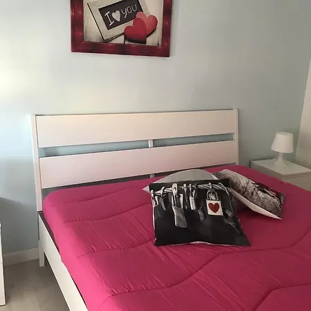 Alex's فندق مبيت وإفطار *